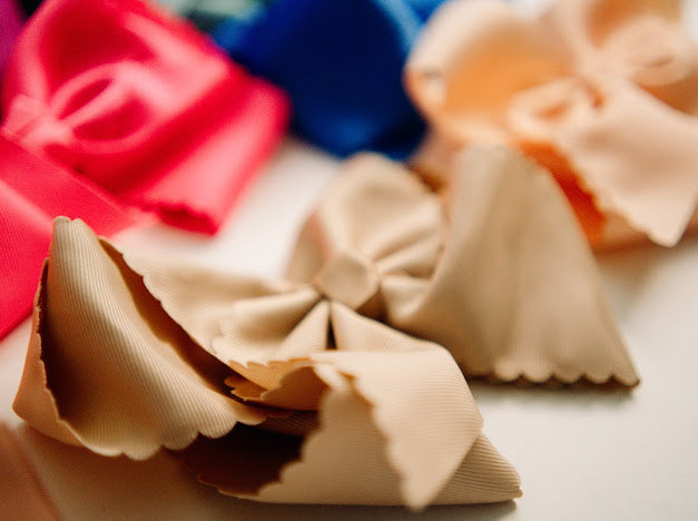 New 8 Inch Scalloped Ribbon Bows