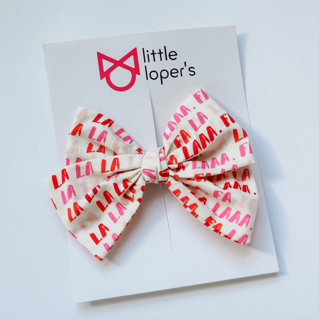 Fa la la, fa la la bow