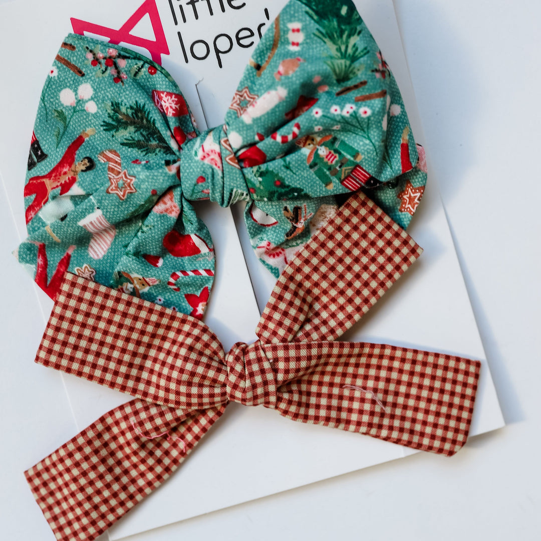 Nutcracker Play Bow Set