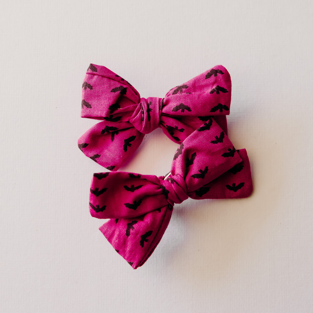 Bats Dainty Bow