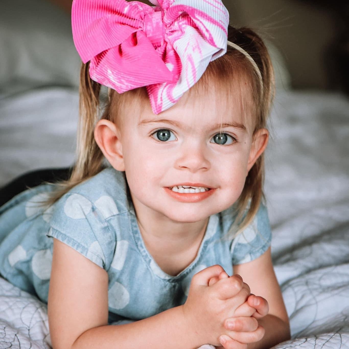 Splash of Pink Bow