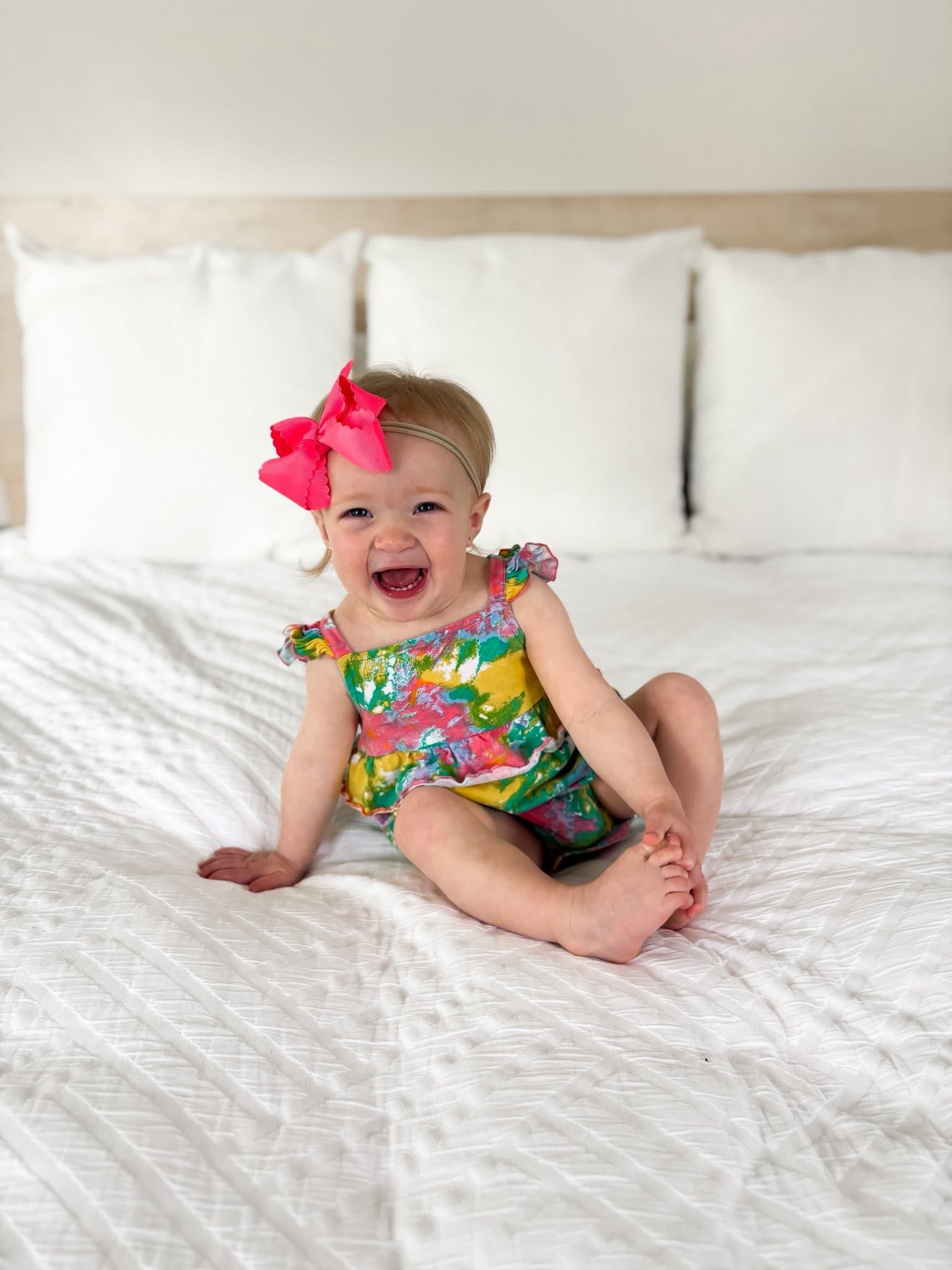 New 4 Inch Scalloped Ribbon Bows