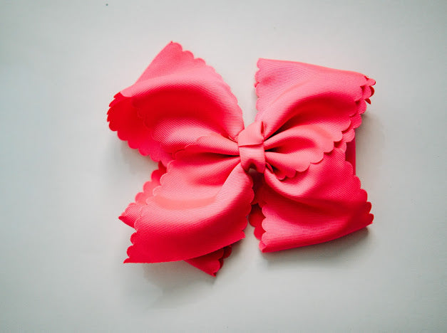 New 8 Inch Scalloped Ribbon Bows