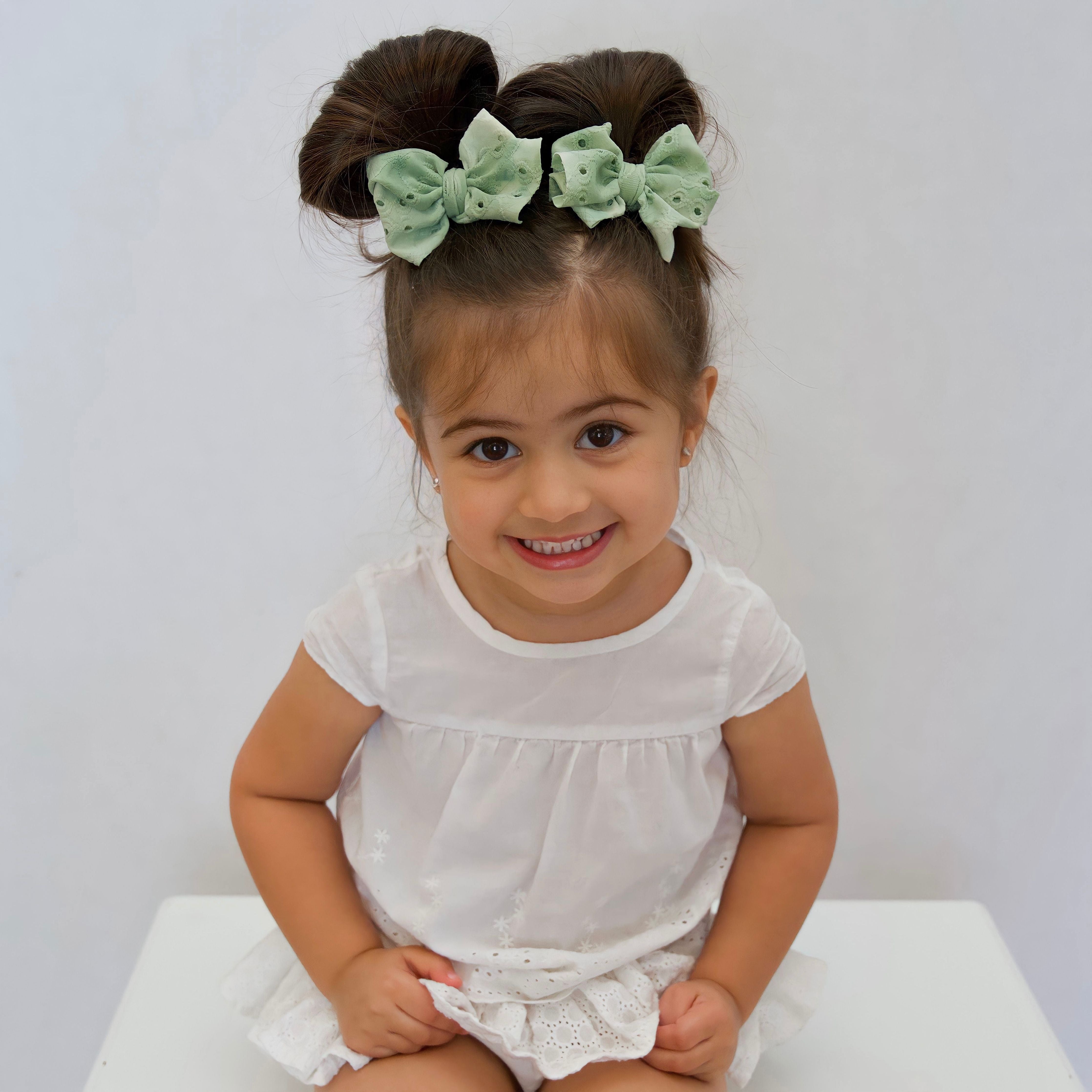 Green Eyelet