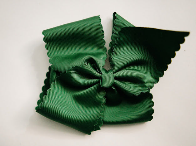 New 8 Inch Scalloped Ribbon Bows