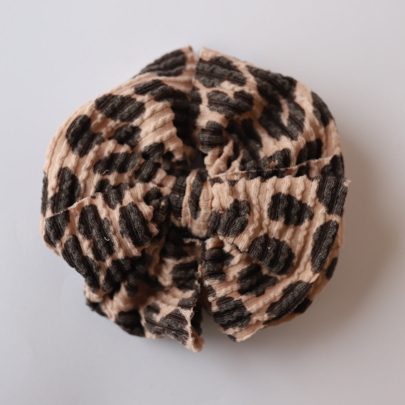 Latte Cheetah Ribbed Cozy Big + Skinny Bow