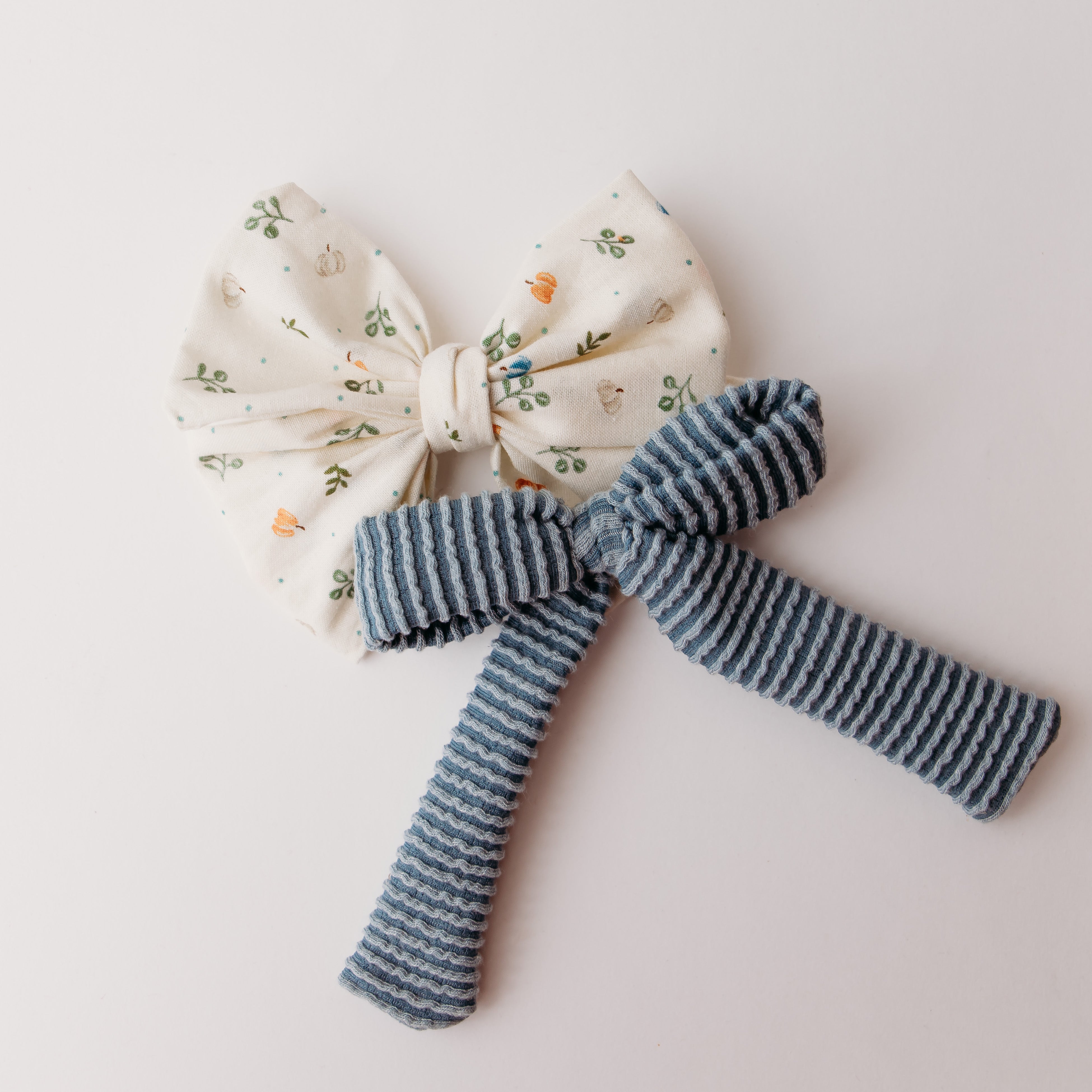 Dainty Pumpkin Bow Set