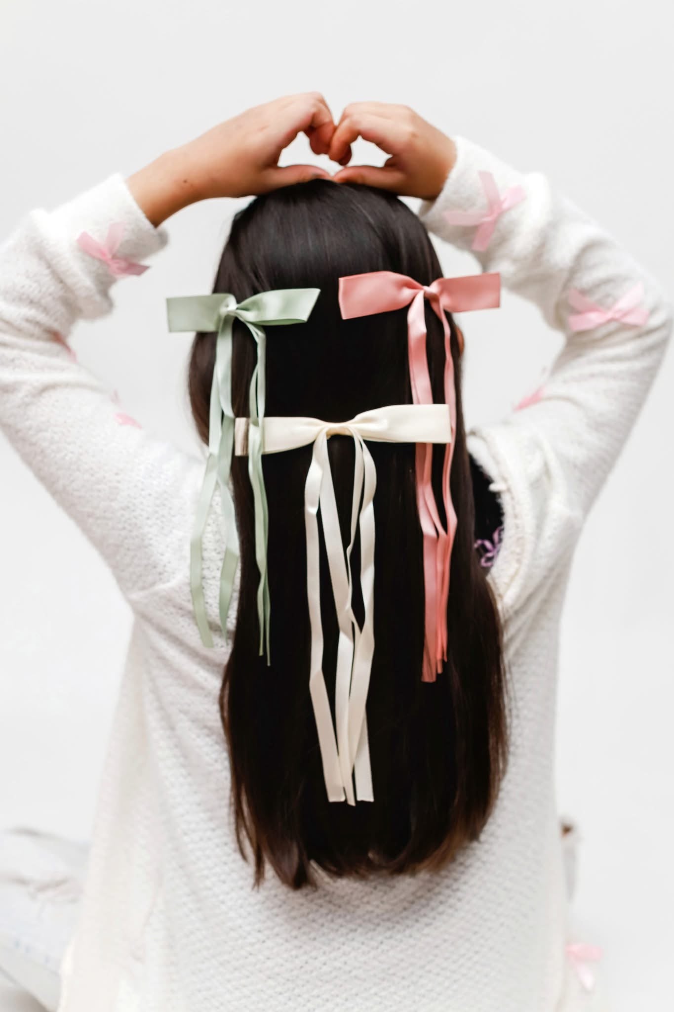 Dainty Long Tail bow
