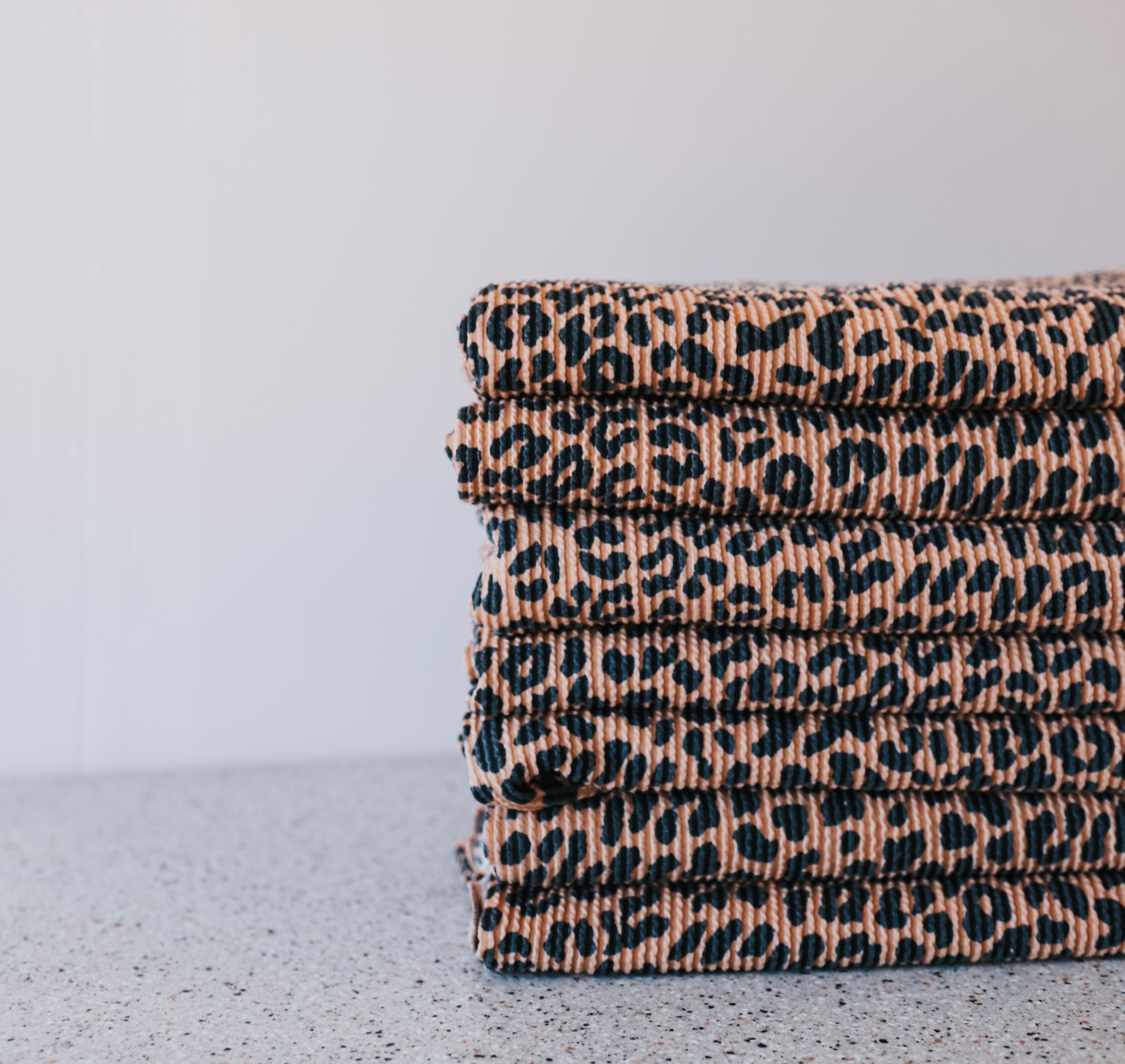 Cozy Throw Blanket Leopard
