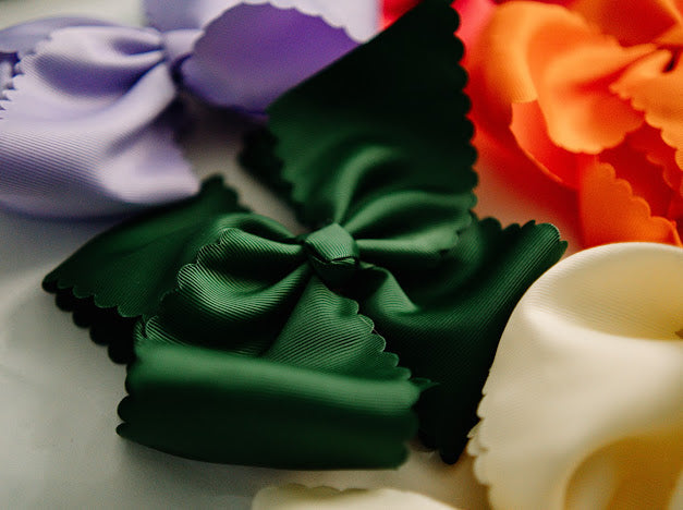New 8 Inch Scalloped Ribbon Bows