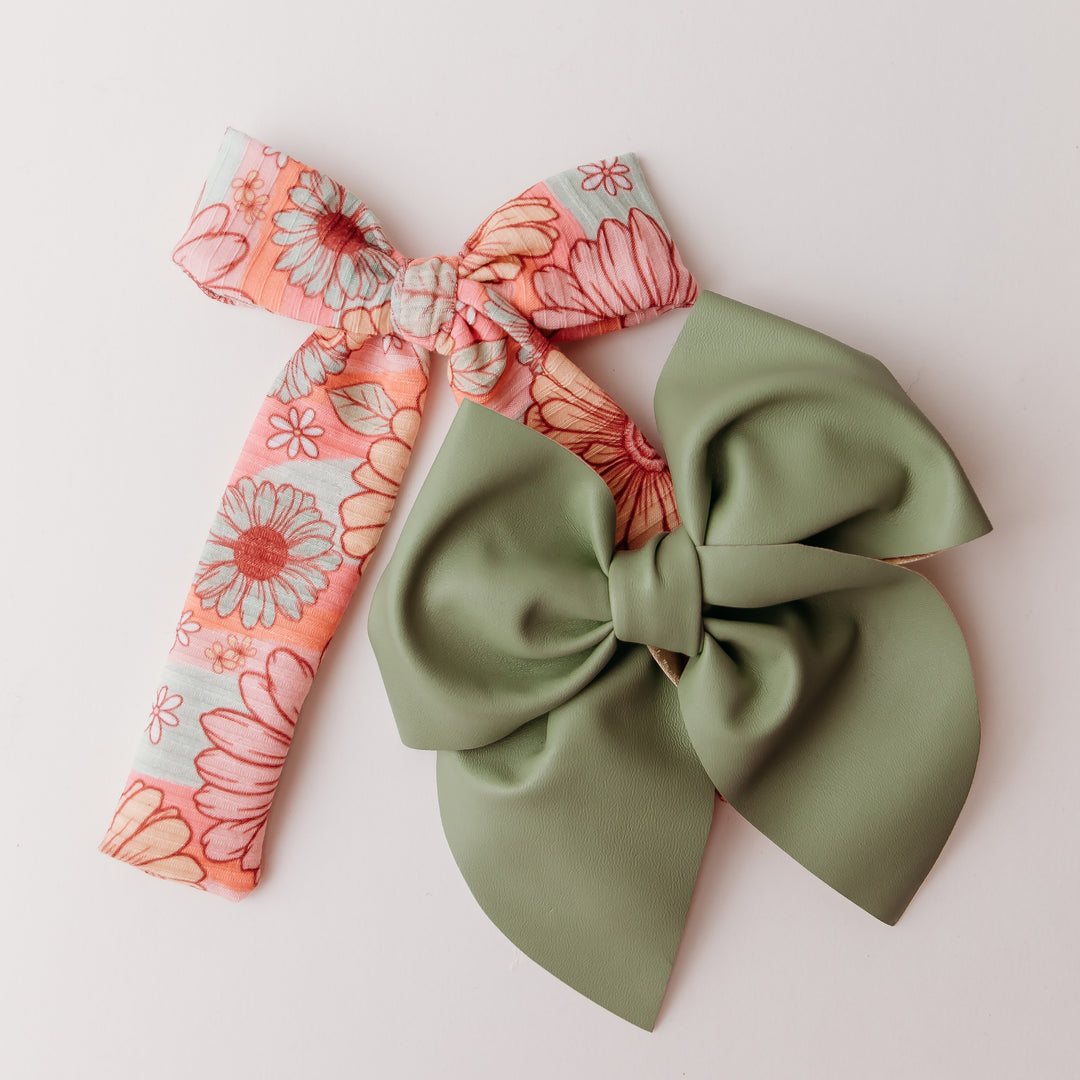 Daisy Bow Set