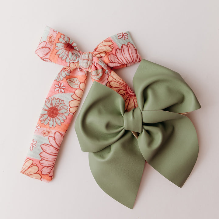 Daisy Bow Set
