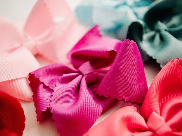 New 8 Inch Scalloped Ribbon Bows