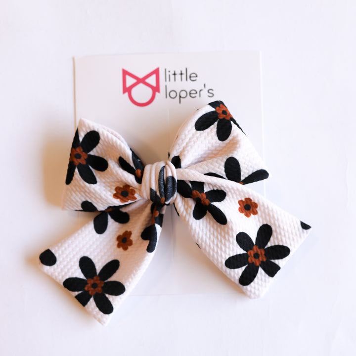 Daisy Nights Collection Party Bow