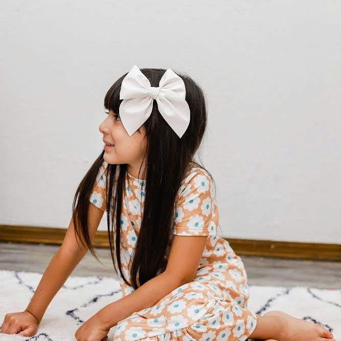 Medium Swanky Bows - Pleathers