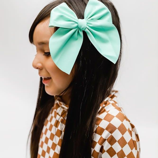 Medium Swanky Bows - Pleathers