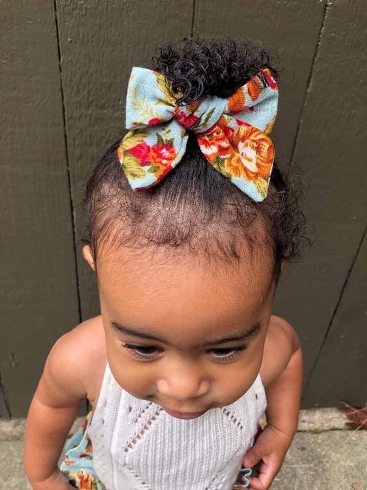 VINTAGE MINT FLORAL BOWS