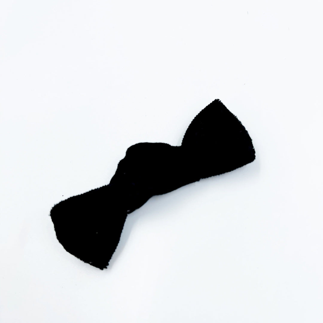 LITTLE KNOTTY BOW VELVET CLIP