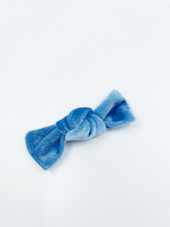 LITTLE KNOTTY BOW VELVET CLIP