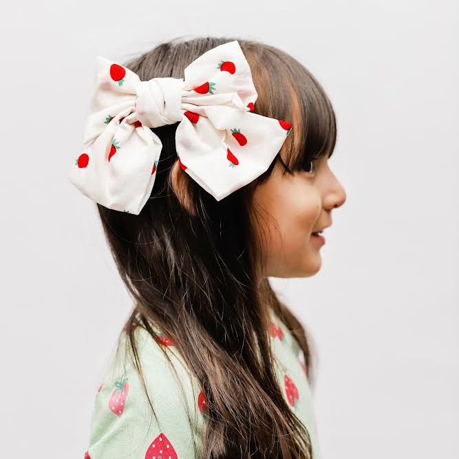 Strawberry Chunky Chic Bow