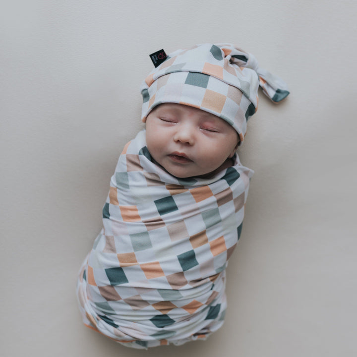 Neutral Checkered Swaddle Blanket Set