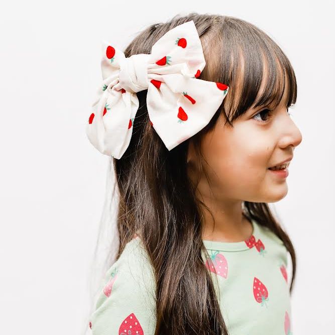 Strawberry Chunky Chic Bow