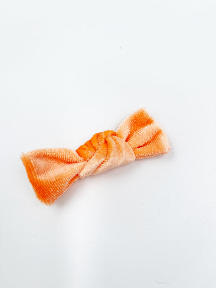 LITTLE KNOTTY BOW VELVET CLIP