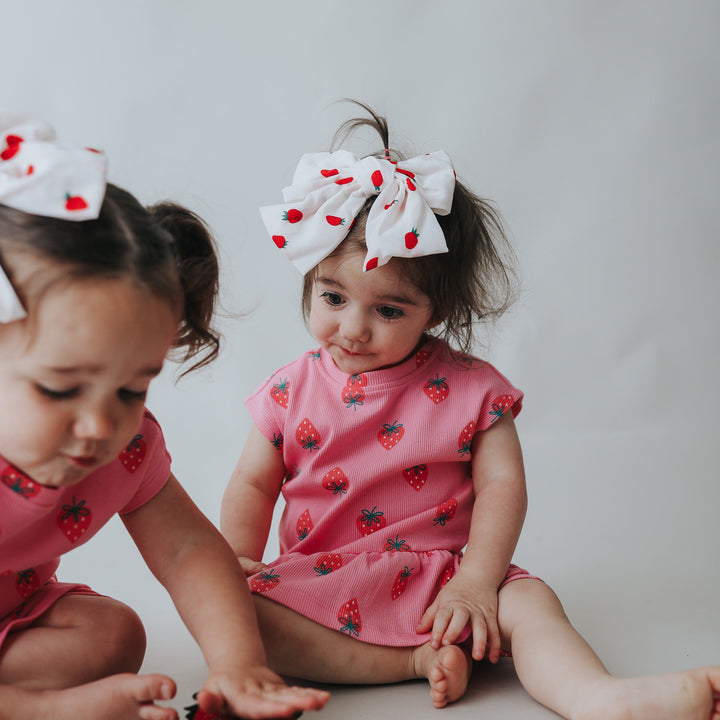 Strawberry Chunky Chic Bow